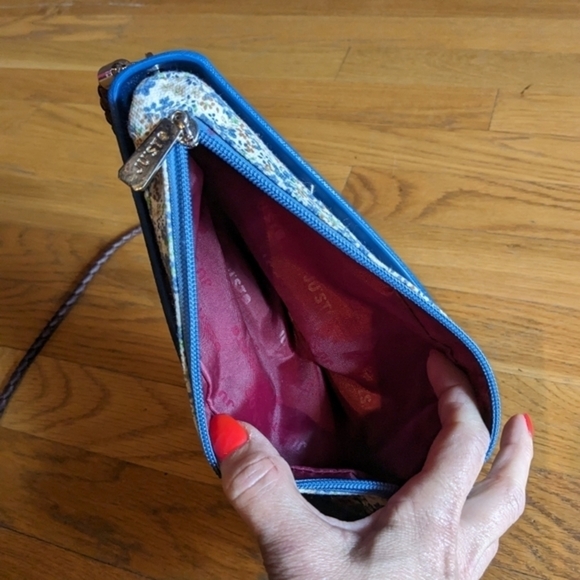 JU'STO Small Blue & Floral Crossbody Purse - Picture 7 of 11